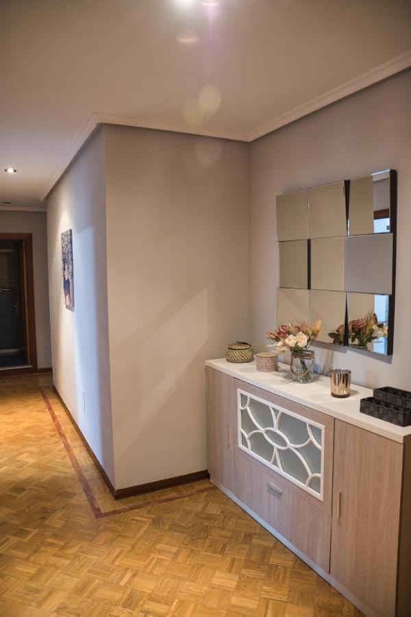 La Villa De Lore, Piso Completo Apto 6 Personas Con Garaje Avilés Exterior foto